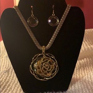 Fashion necklace and earrings set
